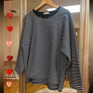 Boutique Like New Black White Long Sleeve Shirt Medium